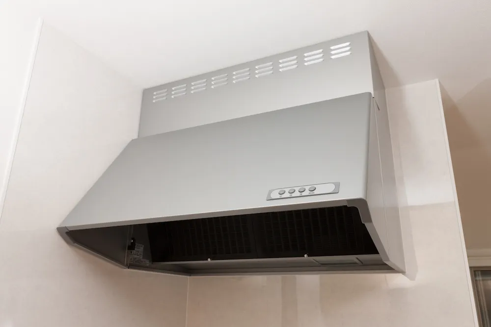 アースパワーのキッチン周りのエアコンクリーニング